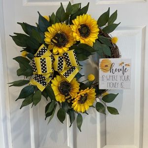 Bumble bee sunflower wreath